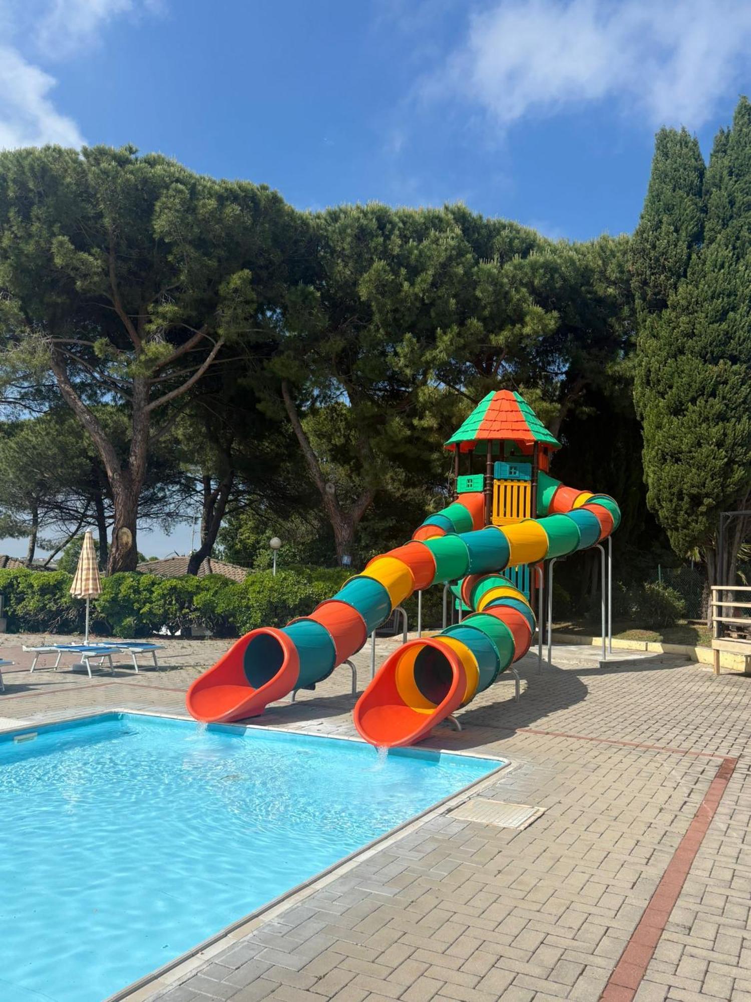 Camping Village Mar Y Sierra San Costanzo Exteriér fotografie
