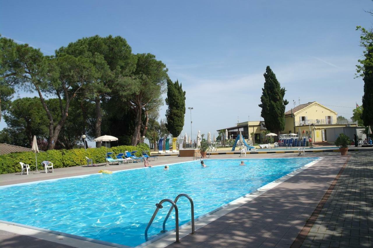 Camping Village Mar Y Sierra San Costanzo Exteriér fotografie
