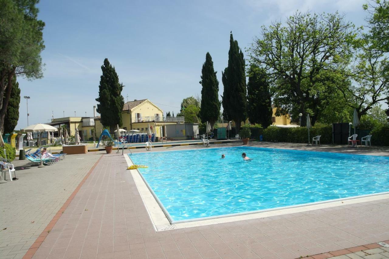 Camping Village Mar Y Sierra San Costanzo Exteriér fotografie
